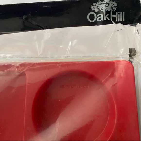 New Oak Hill 32 Piece Plastic Serving Set 8 Dinner Plates Glasses Forks Knives - Picture 2 of 5